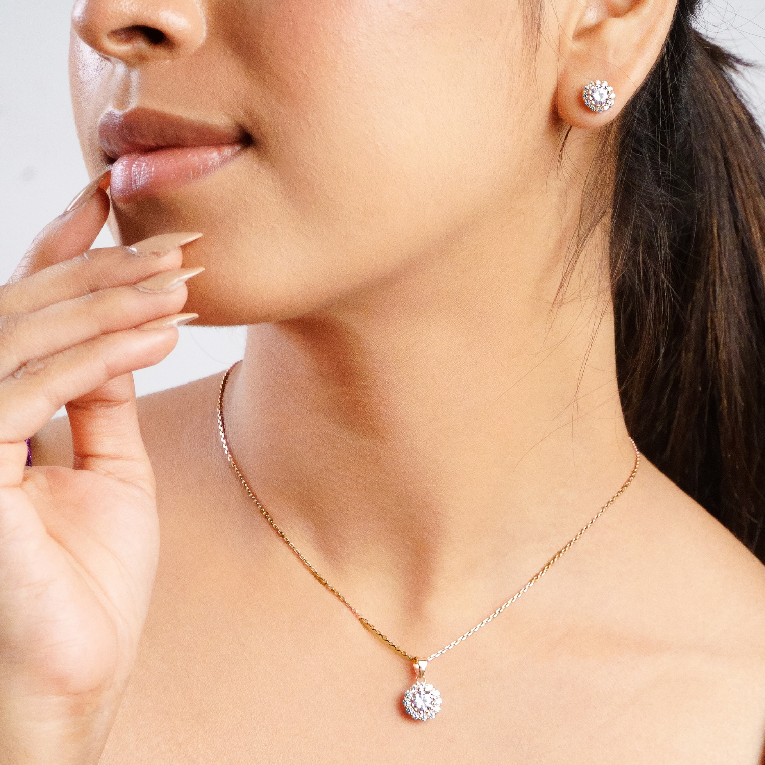 Dazzling Round Solitare Pendant Set